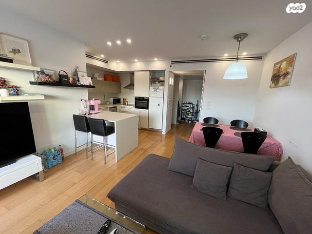 דירה, הרצליה