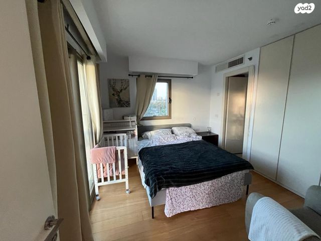 דירה, הרצליה