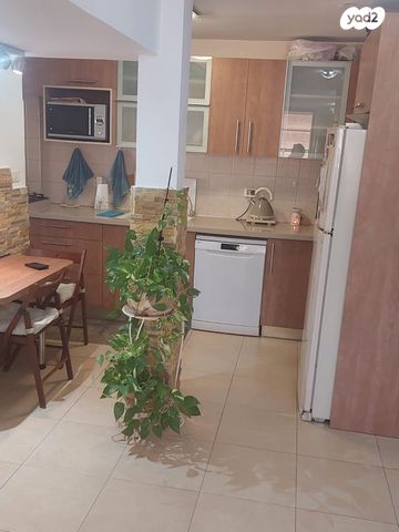 דירה, תל חי, כיסופים, כפר סבא