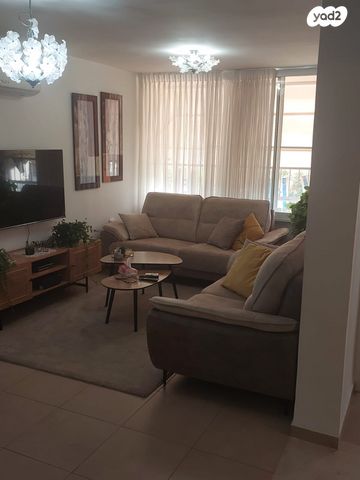 דירה, תל חי, כיסופים, כפר סבא