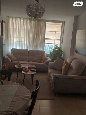 דירה, תל חי, כיסופים, כפר סבא