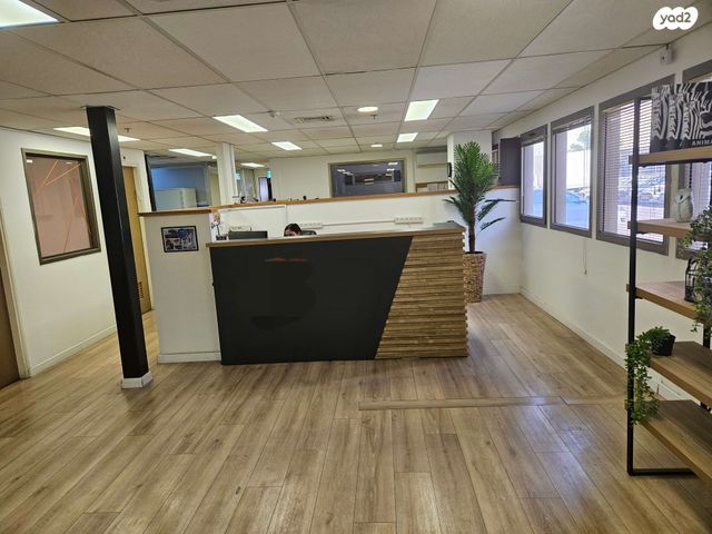 מבני תעשיה, ראש העין