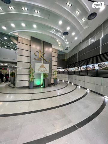 שדרות ירושלים 18