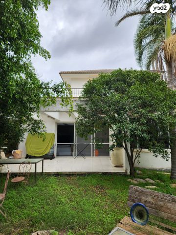 בית פרטי/ קוטג', היקב 21, קציר