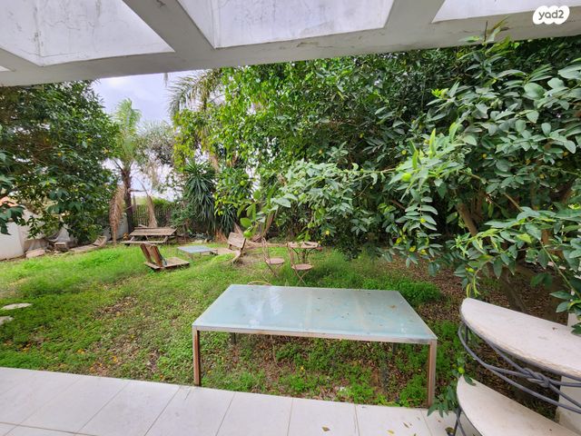 בית פרטי/ קוטג', היקב 21, קציר