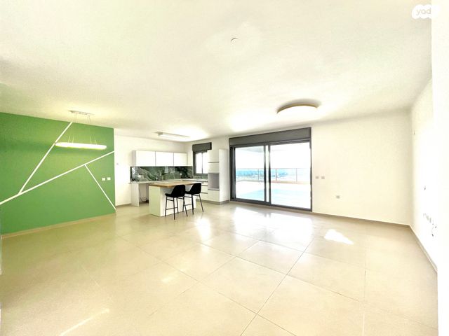 גג/ פנטהאוז, גפן 58, החורש, חריש