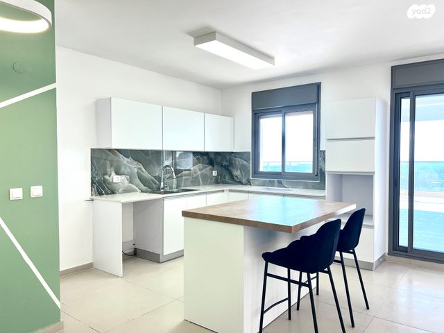 גג/ פנטהאוז, גפן 58, החורש, חריש