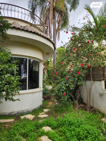 בית פרטי/ קוטג', היקב 21, קציר