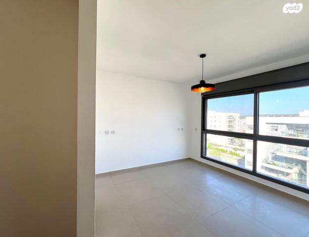 גג/ פנטהאוז, גפן 58, החורש, חריש