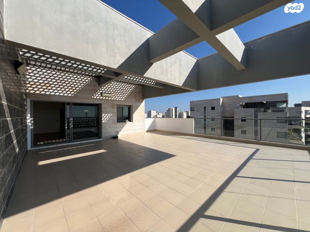 גג/ פנטהאוז, גפן 58, החורש, חריש