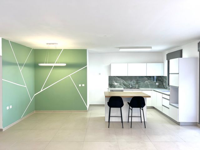 גג/ פנטהאוז, גפן 58, החורש, חריש