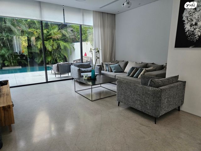 בית פרטי/ קוטג', אליהו מפרארה, שיכון דן, נווה דן, תל אביב יפו