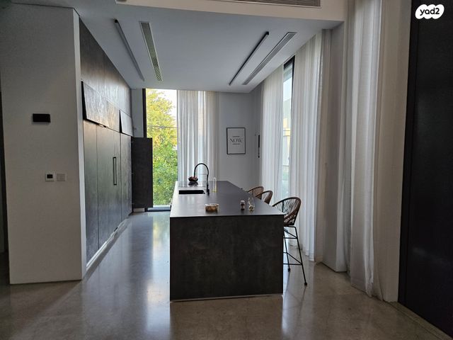 בית פרטי/ קוטג', אליהו מפרארה, שיכון דן, נווה דן, תל אביב יפו