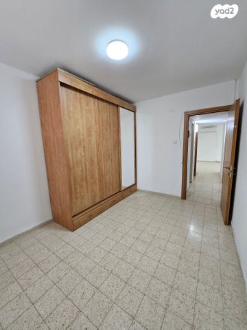 דירה, דוד המלך, קרית גת