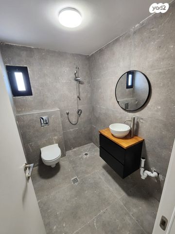 דירה, לוס אנג'לס, אופיר, אילת