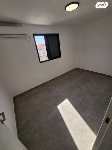 דירה, לוס אנג'לס, אופיר, אילת