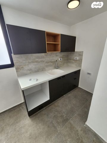 דירה, לוס אנג'לס, אופיר, אילת