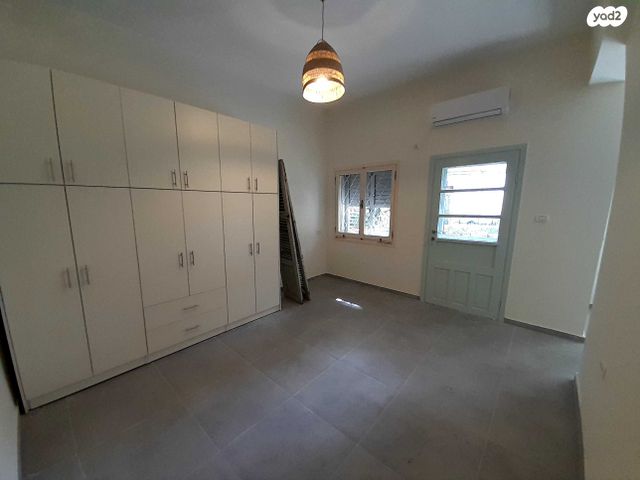 דירת גן, הרצליה, חיפה