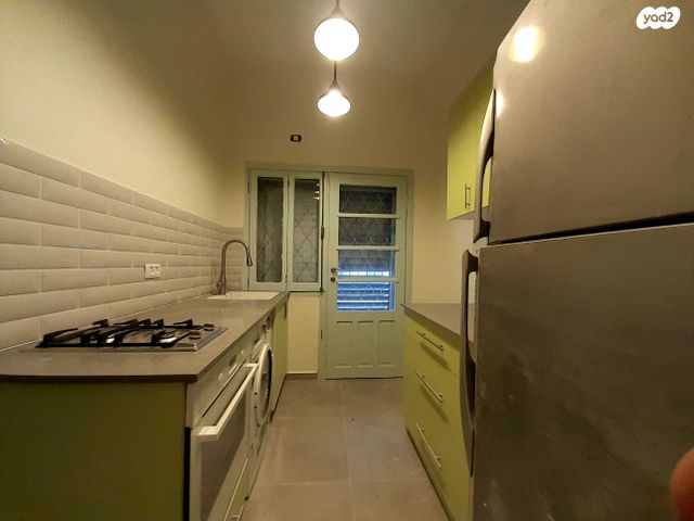 דירת גן, הרצליה, חיפה