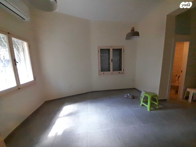 דירת גן, הרצליה, חיפה