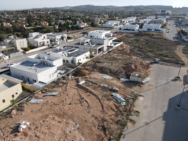 מגרשים, נחל לכיש 25, שרונית, להבים