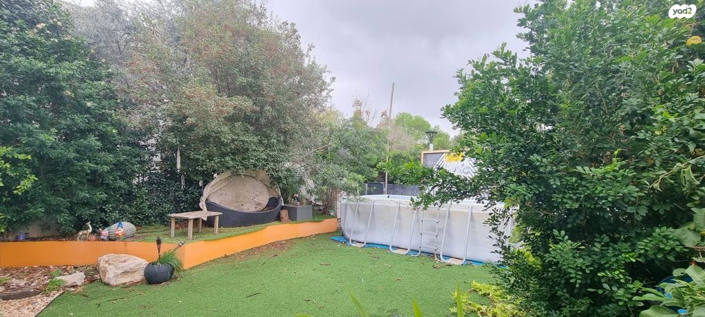 דו משפחתי, שערי תקווה