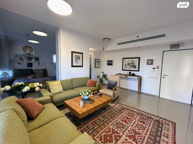 דירה, הוד השרון