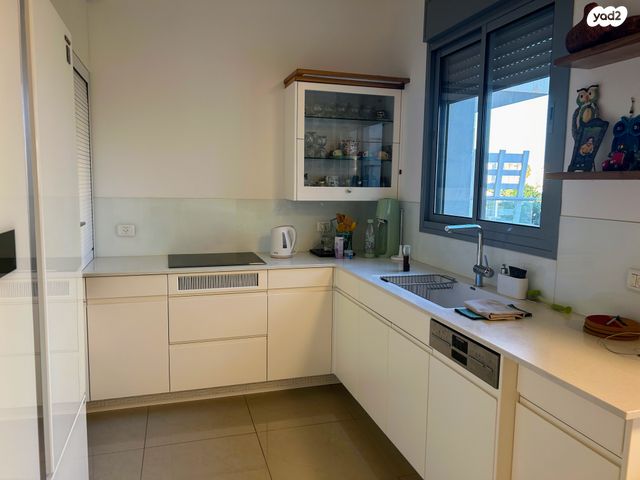 דירה, הוד השרון