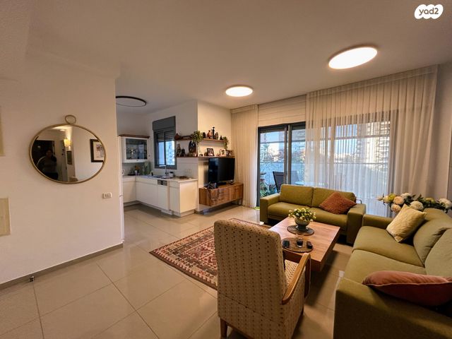 דירה, הוד השרון