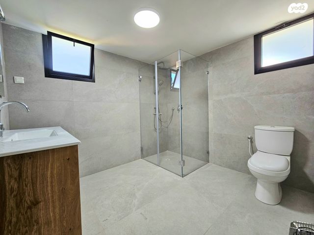 משרדים, בני עטרות