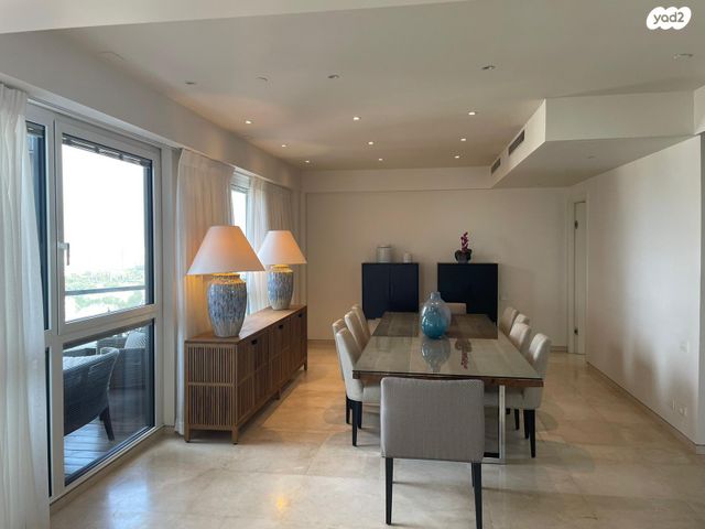 דירה, ניסים אלוני, צמרות איילון, פארק צמרת, תל אביב יפו