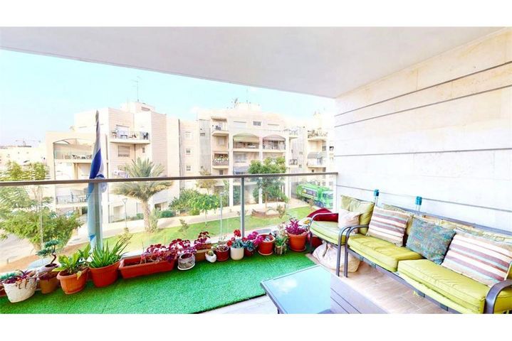 דירה, איסר יהודה אונטרמן 10, כפיר, נווה כפיר, תל אביב יפו