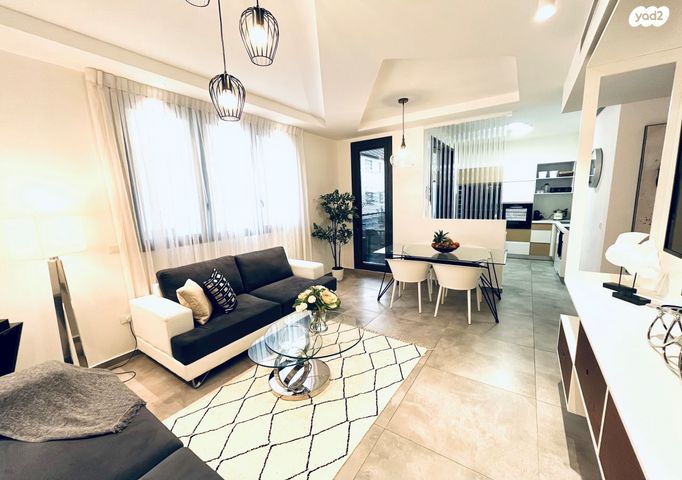 דירה, כרמלית 11, כרם התימנים, תל אביב יפו