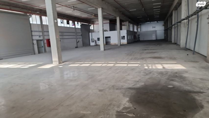 מבני תעשיה, חושן 1, מפעלי נחם הר טוב, מפעלי נחם הר טוב