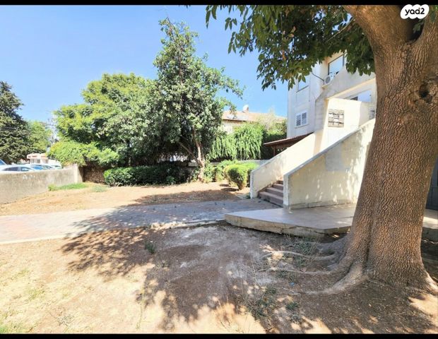 דירה, אסתר המלכה 3, יצחק רבין, מעלות תרשיחא