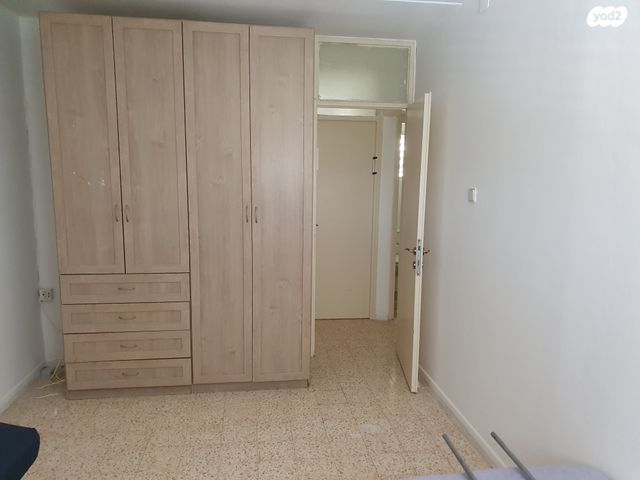 דירה, הורדים 11, רובע א', אריאל