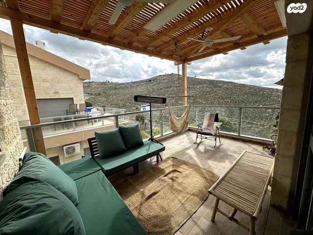 דו משפחתי, נחל געתון, ניל"י