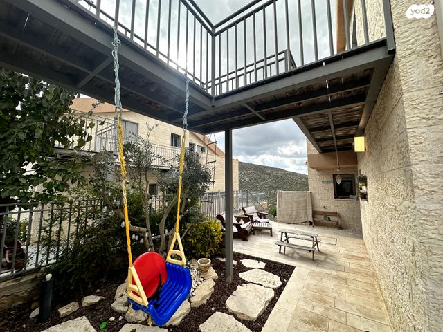 דו משפחתי, נחל געתון, ניל"י