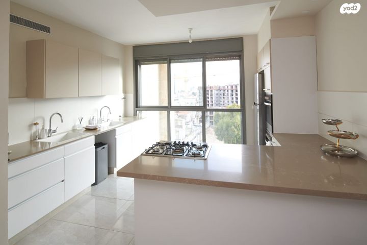 דירה, הרב חנינא שיף, ירושלים