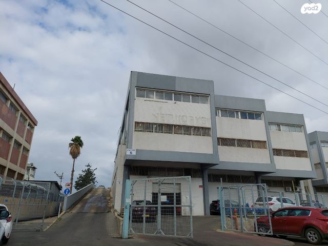 אולמות, לוד