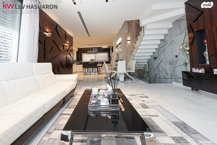 דו משפחתי, כפר יונה