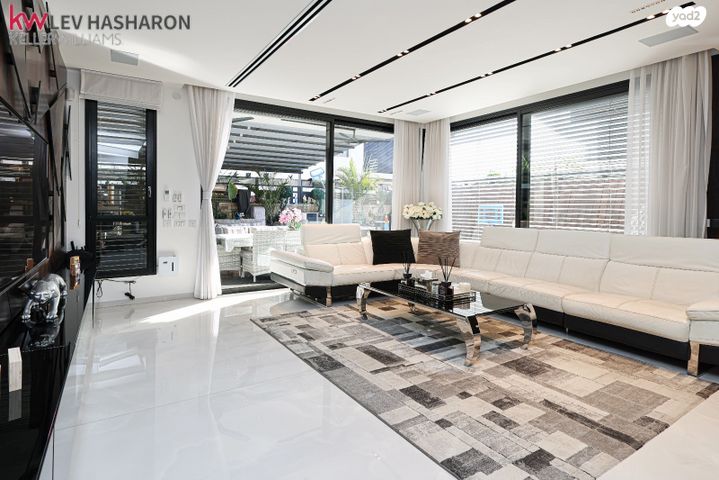 דו משפחתי, כפר יונה