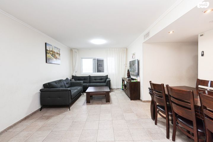 דירה, הרב רפאל אנקווה, נתניה