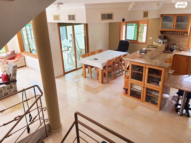 דו משפחתי, אברהם הרצפלד 11, הותיקה, קרית אונו