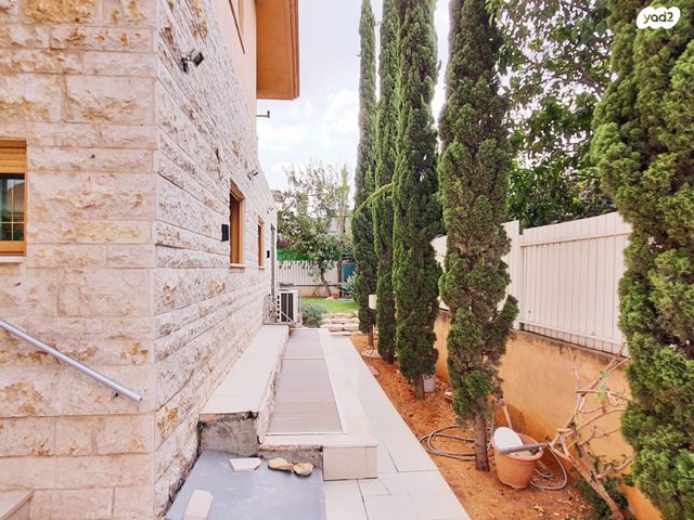 דו משפחתי, אברהם הרצפלד 11, הותיקה, קרית אונו