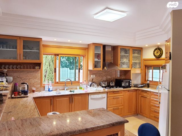 דו משפחתי, אברהם הרצפלד 11, הותיקה, קרית אונו