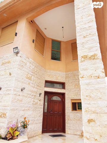 דו משפחתי, אברהם הרצפלד 11, הותיקה, קרית אונו