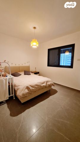 דירה, אריק איינשטיין 1, בת ים