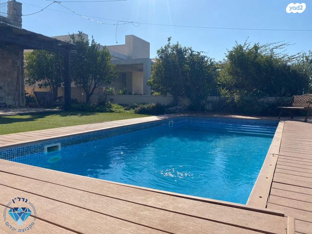 בית פרטי/ קוטג', אירוס