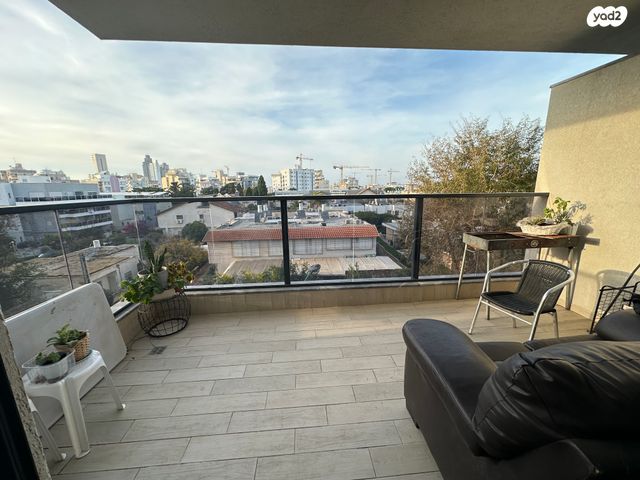 דירה, משה שפירא, נתניה